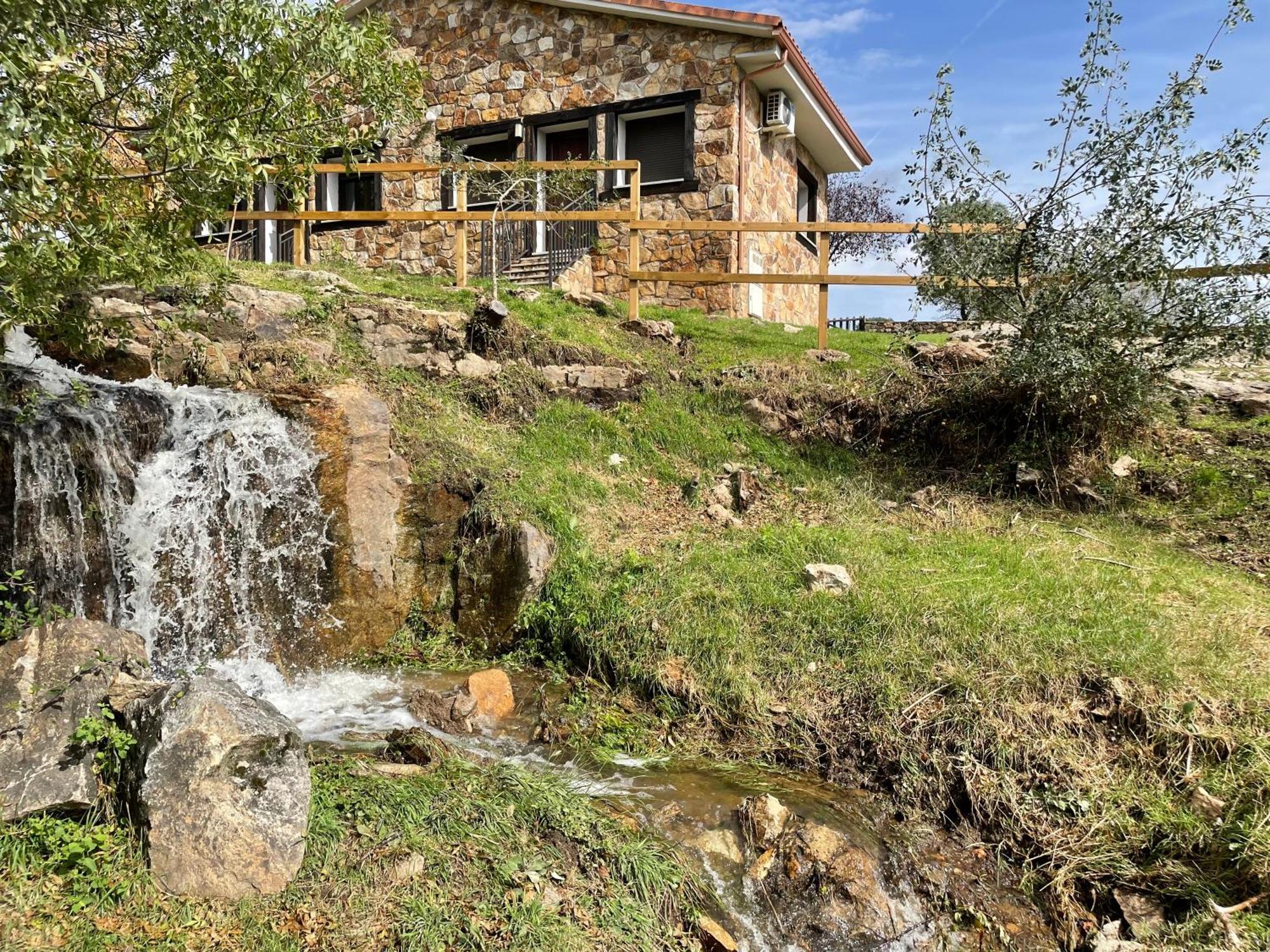 Apartamentos Los Pocillos Gargantilla del Lozoya Exteriör bild